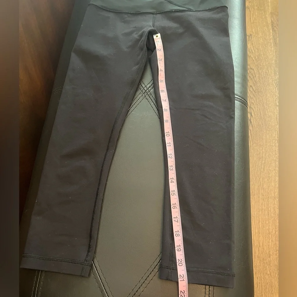 Lululemon Athletica Capri Leggings. Size 6